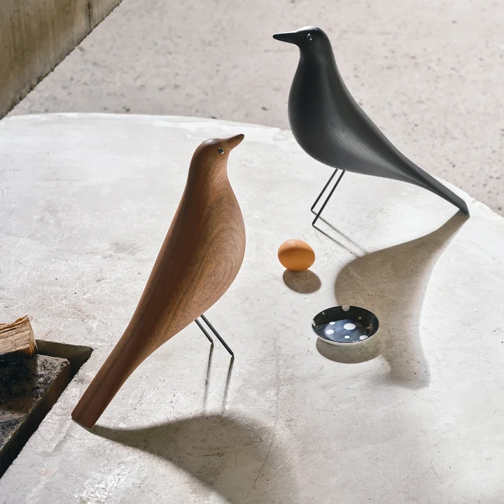 Vitra - Eames House Bird , donker geolied notenhout en zwart essenhout