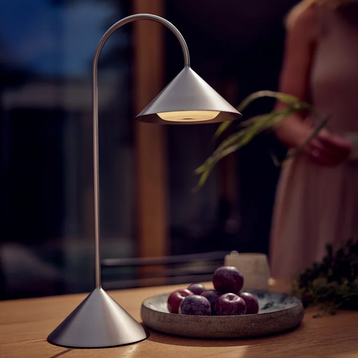 Frandsen - Grasp LED oplaadbare vloerlamp, H 47 cm, geborsteld roestvrij staal