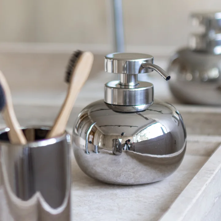 Mette Ditmer - Lotus Zeepdispenser, H 13 cm, chroom