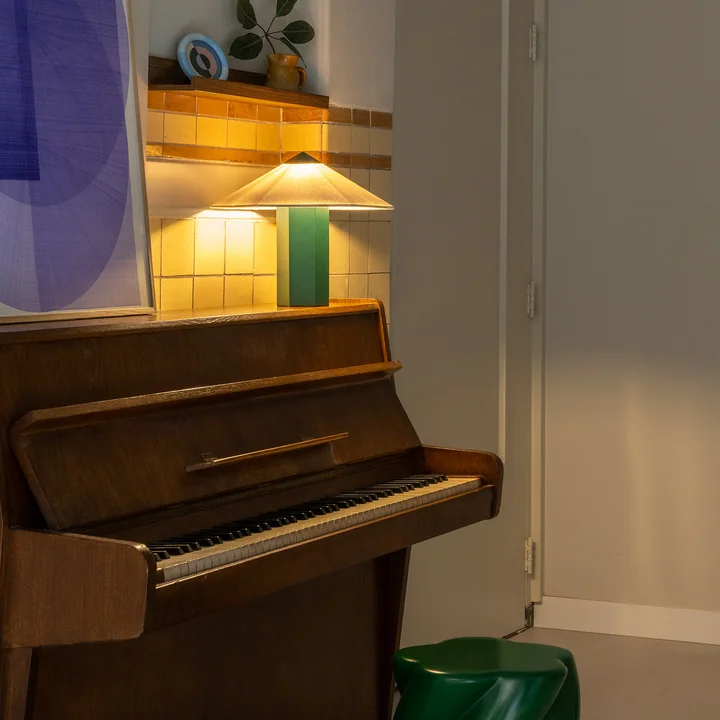 en klevering - Phira LED tafellamp