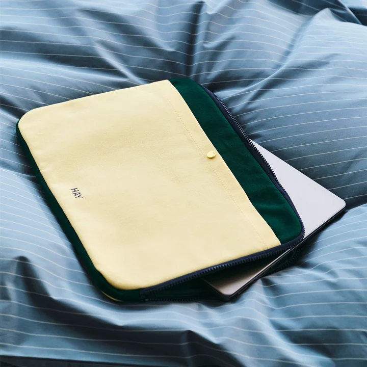 HAY - Multi Laptop Cover, 34,5 x 26 cm, zachtgeel multi
