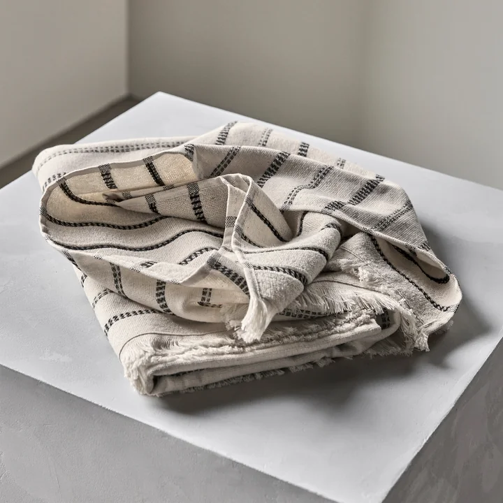 Meraki - True Handdoek, 140 x 70 cm, gebroken wit/zwart