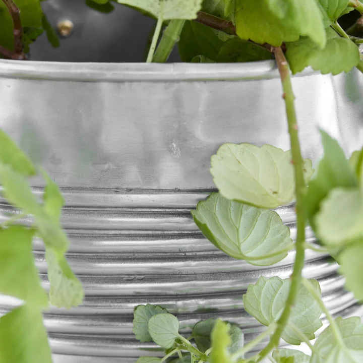 House Doctor - Groove Bloempot, antiek zilveren afwerking