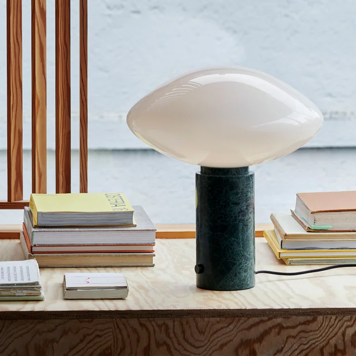 & Tradition - Mist AP17 Tafellamp, mat wit / guatemala verde
