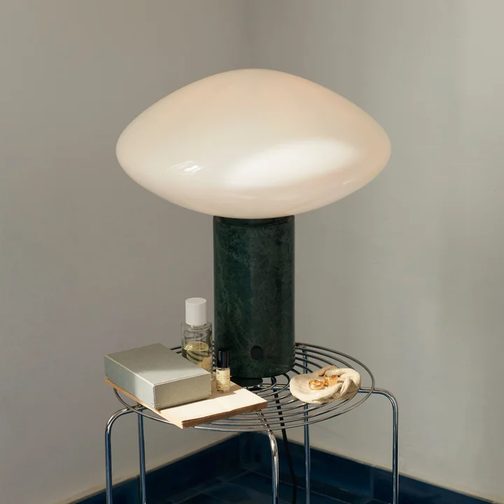 & Tradition - Mist AP17 Tafellamp, mat wit / guatemala verde
