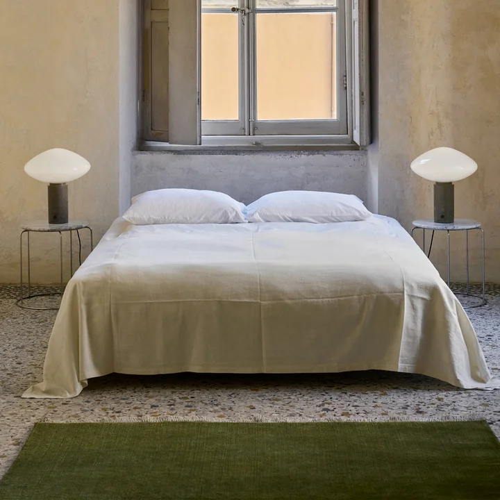 & Tradition - Wire VP11, marmer (Bianco Carrara) en Mist AP 17 tafellamp