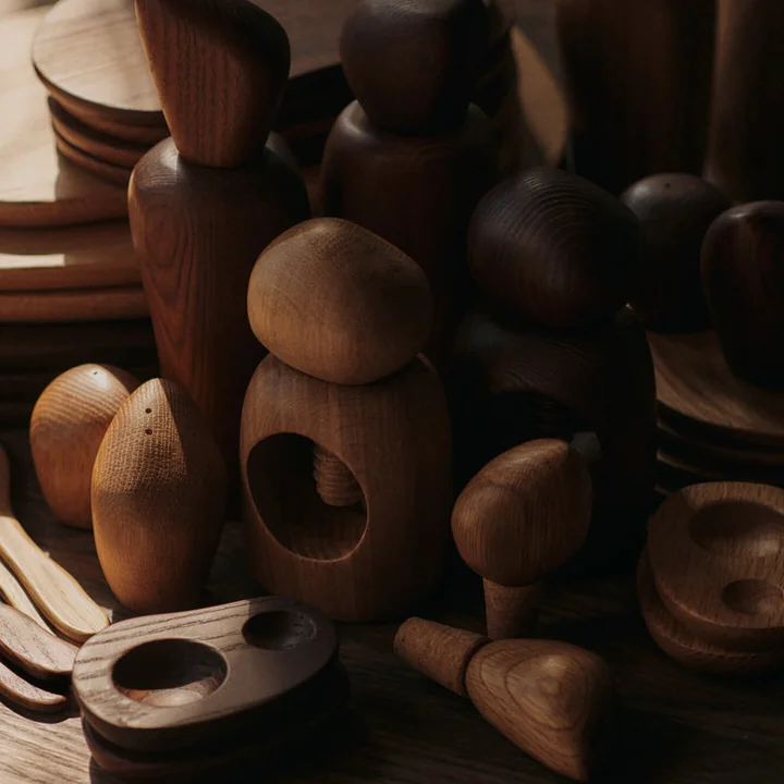 Ferm Living - Cairn notenkraker, gelakt eikenhout en donkerbruin essenhout