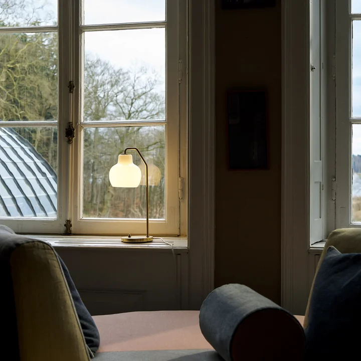 Louis Poulsen - VL Ring Crown tafellamp, messing / opaal