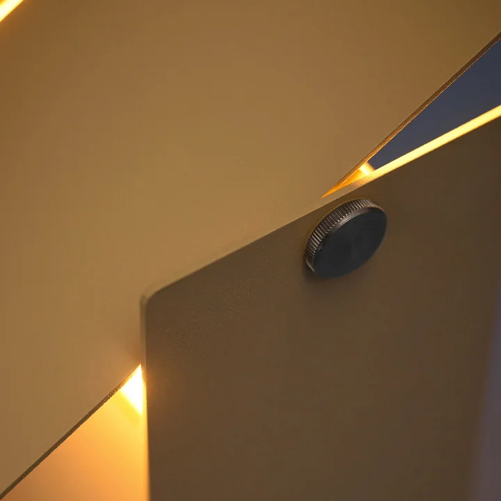 Moebe - Zwenkbare tafellamp, zand