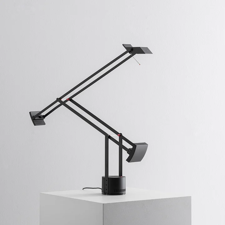 Tizio 35 bureaulamp, zwart van Artemide