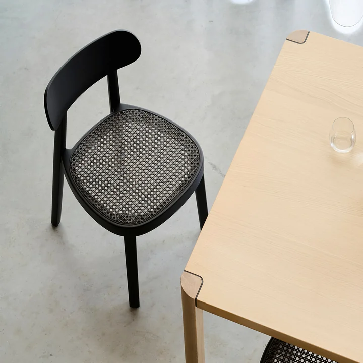 Thonet - 118 Stoel, vlechtwerk donker gemêleerd met kunststof drager / zwart gebeitst beuken (TP 29)