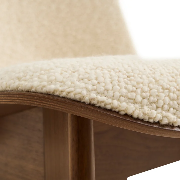 HAY - Chisel Lounge Chair, walnoot / crème (Volume 01)