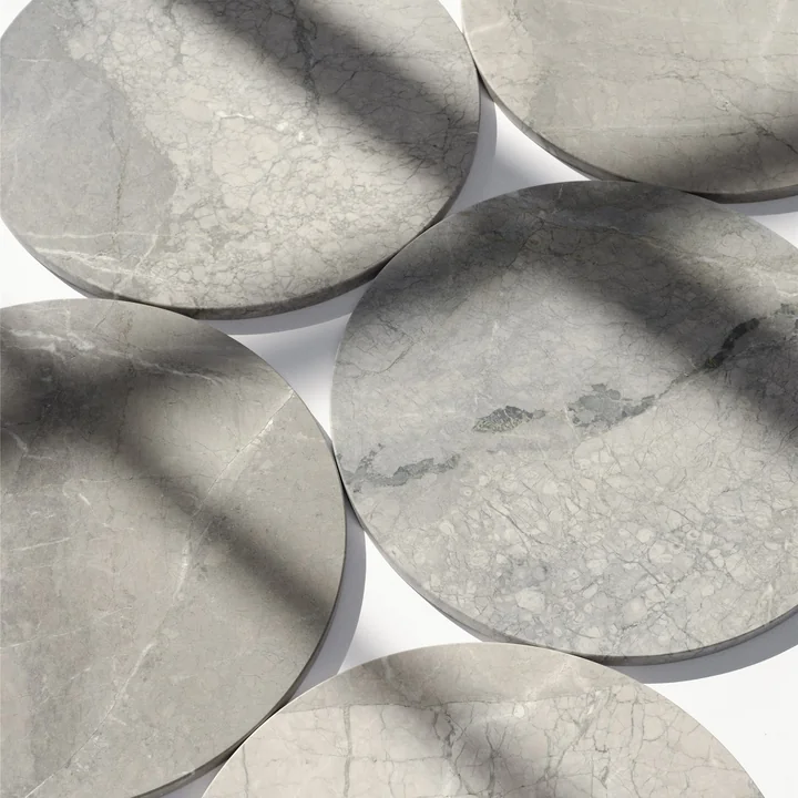 Muuto - Midst tafelbladen, grijs marmer