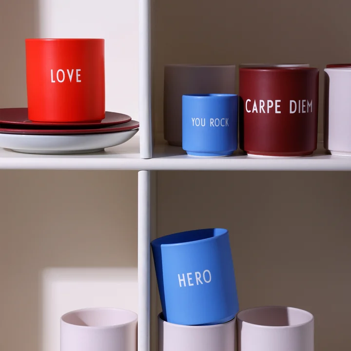 Design Letters - AJ Favourite Porseleinen mok, 2025