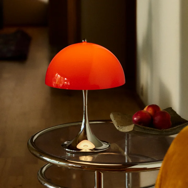 Louis Poulsen - Panthella 250 Draagbare V3 Oplaadbare LED tafellamp, chroom / origineel opaalrood