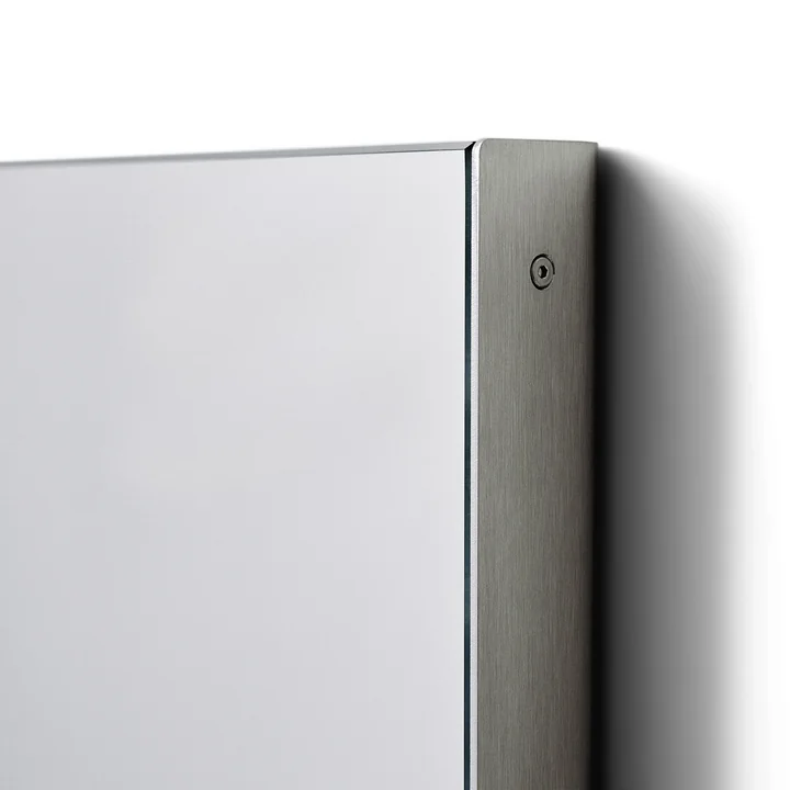 Form & Refine - Tapse wandspiegel, geborsteld roestvrij staal