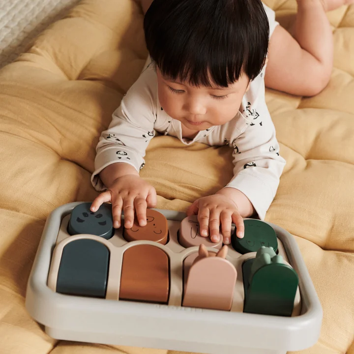 LIEWOOD - Aviva pop-up speeltje, zandkleurige multimix