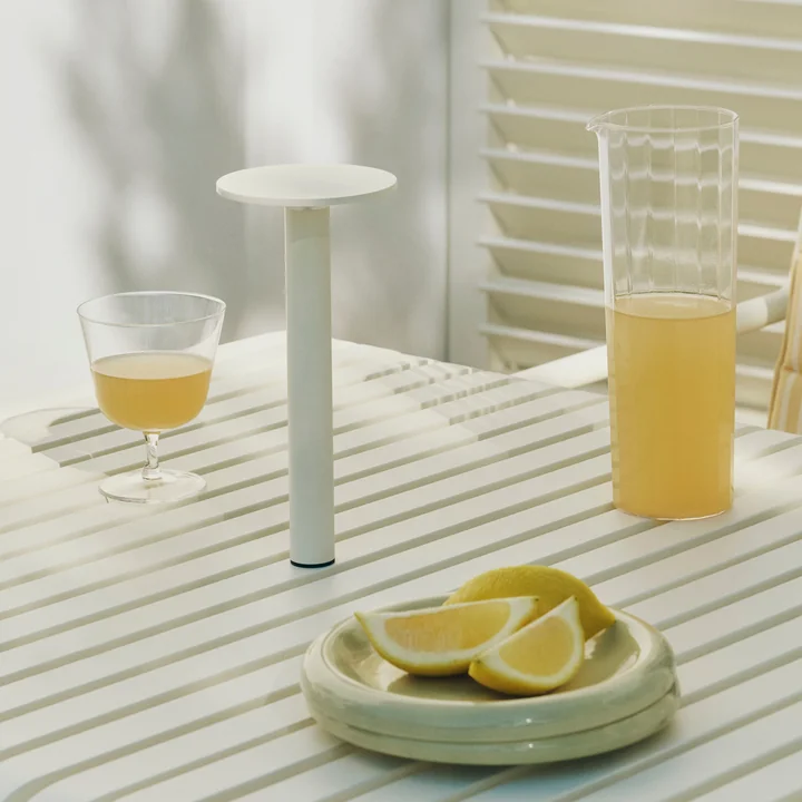 HAY - Host Draagbare LED tafellamp 220, crème wit