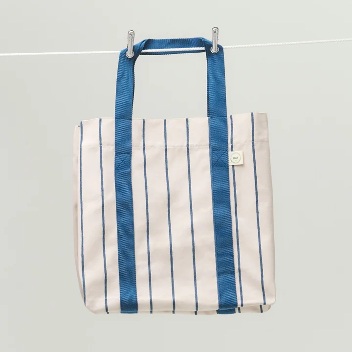 HAY - Outdoor Market Tote Bag M, beige met blauwe strepen