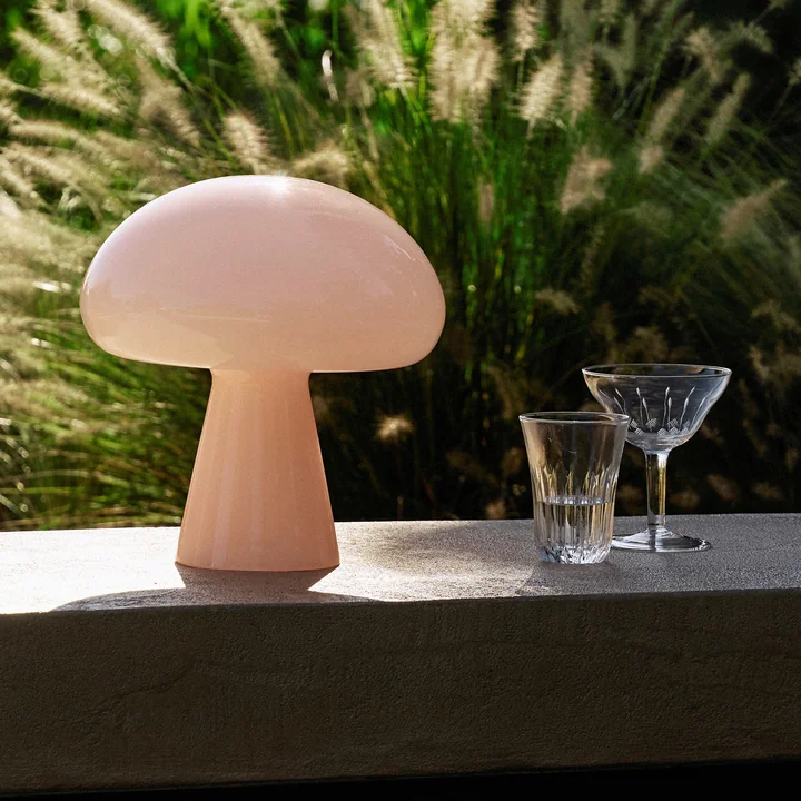 Gubi - Obello LED oplaadbare buitenlamp, poederroze