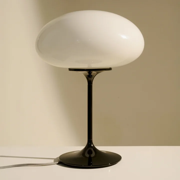 Gubi - Stemlite Tafellamp H 42 cm, chroom zwart / opaal