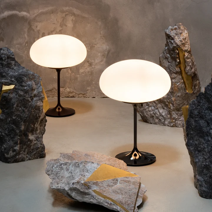 Gubi - Stemlite Tafellamp H 42 cm, chroom zwart / opaal