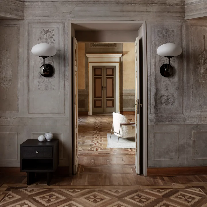 Gubi - Stemlite Wandlamp, zwart chroom / opaal