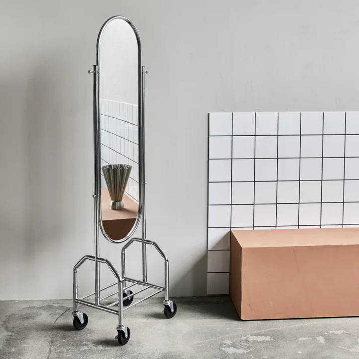 House Doctor - Beeld staande spiegel op wieltjes, zilver