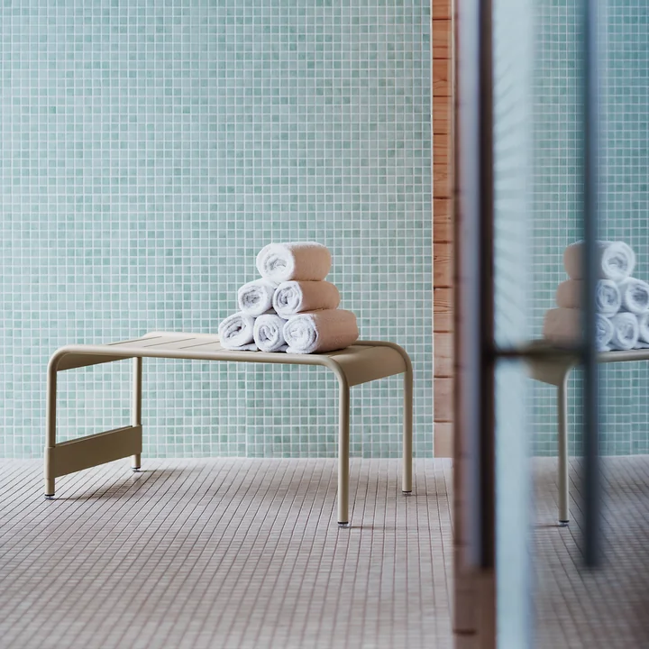 Fermob - Luxembourg breed, lage tafel / tuinbank, latte beige