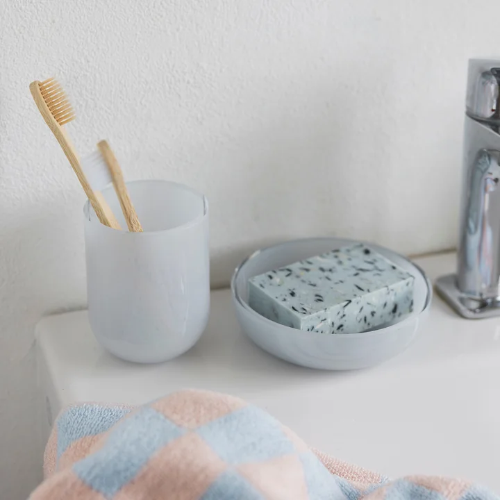 Mette Ditmer - OPAL Zeepbakje en reinigingsbeker, lichtblauw