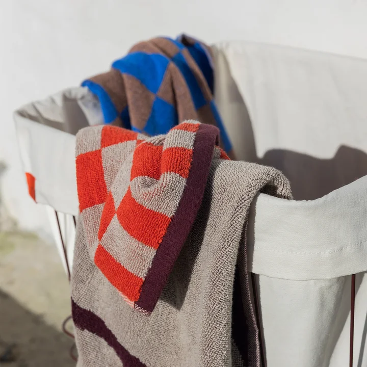 Mette Ditmer - Retro Handdoek, donker oranje