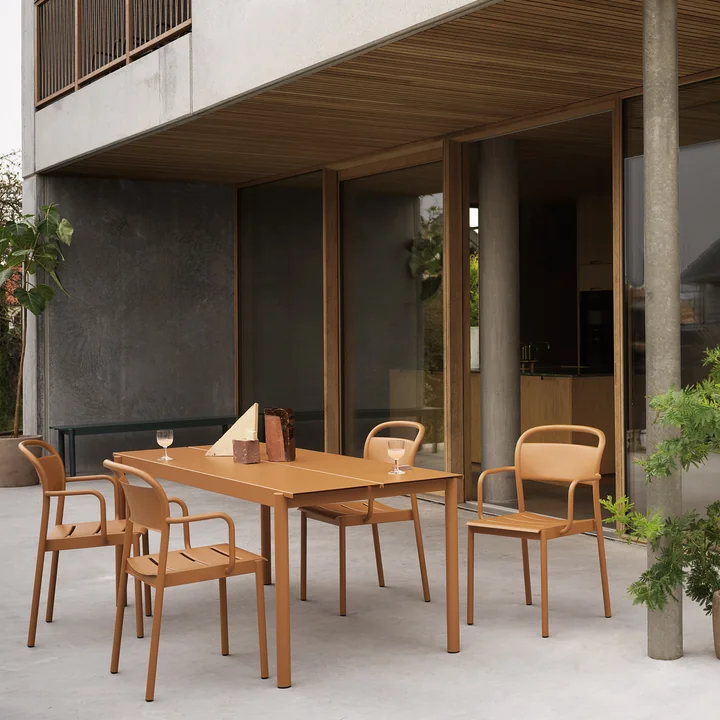 Muuto - Stalen tafel buiten, 200 cm, gebrand oranje