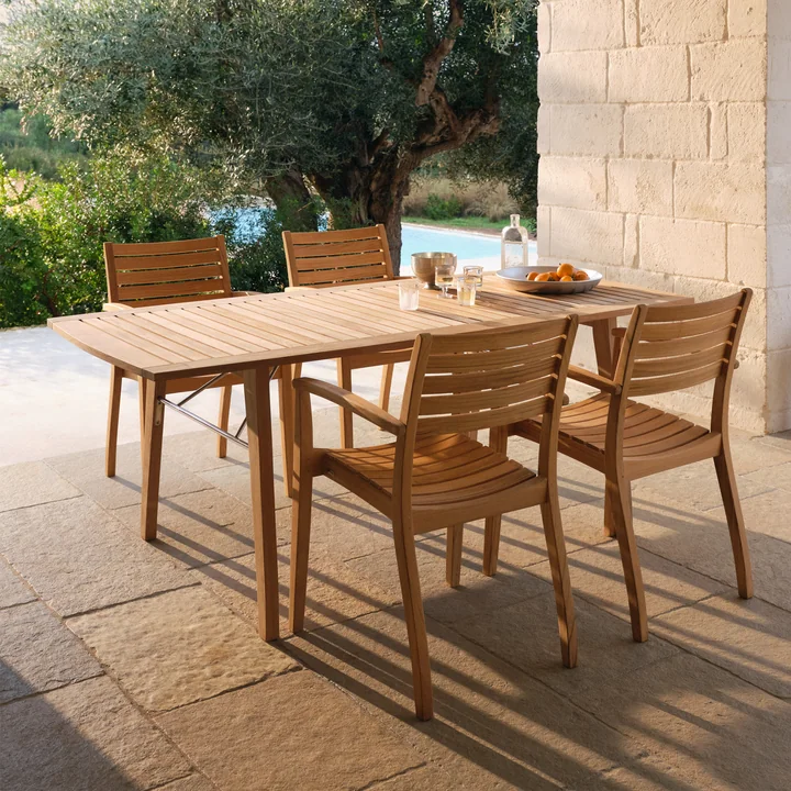 Fritz Hansen - Skagerak Ballare Teakhouten tafel en fauteuils
