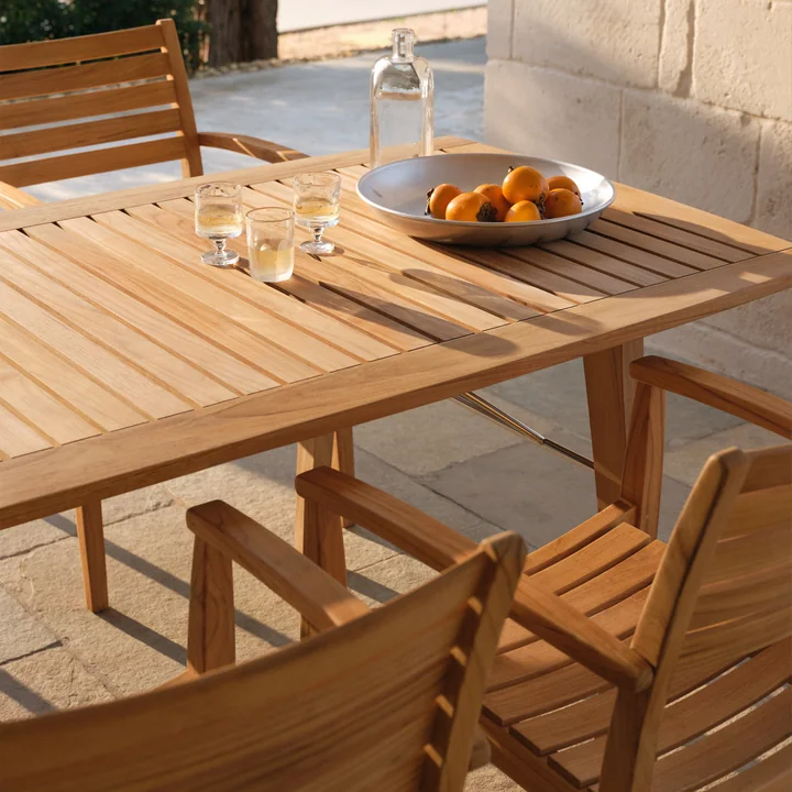 Fritz Hansen - Skagerak Ballare Teakhouten tafel en fauteuils