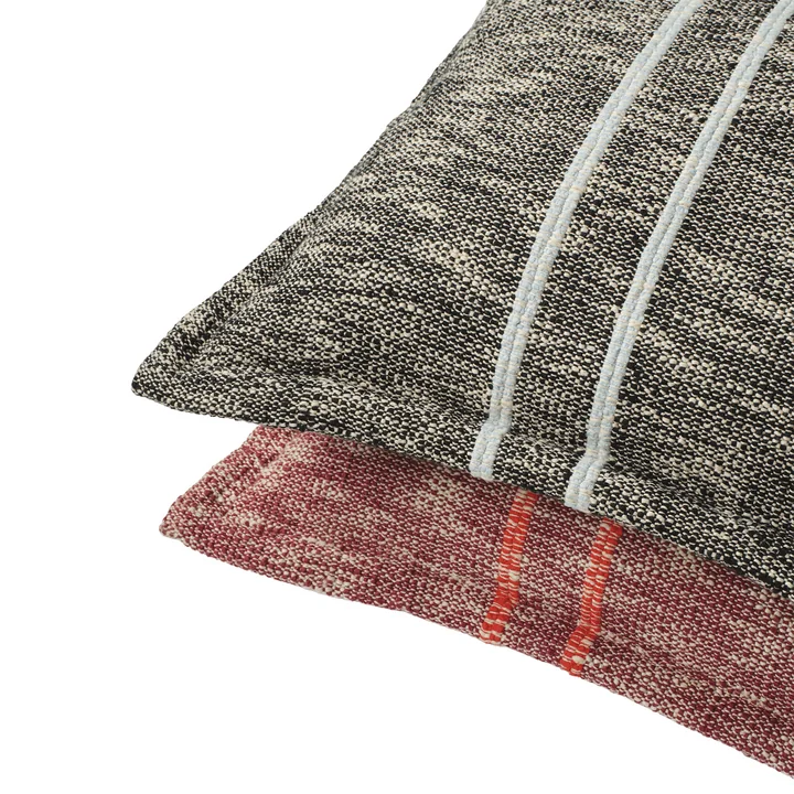 Tom Dixon - Track Kussen, 56 x 56 cm, bordeauxrood en zwart/wit