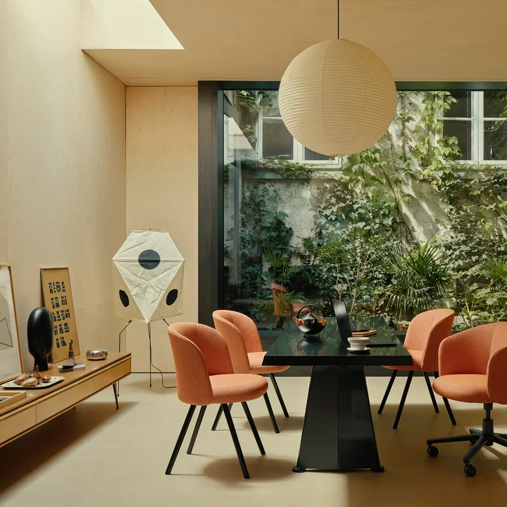 Vitra - Akari UF3-Q Vloerlamp, Ø 56 cm H 145 cm, naturel / zwart