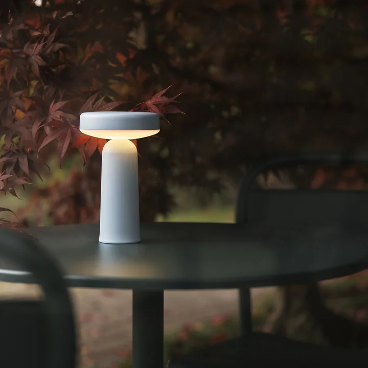 Muuto - Ease Portable LED Outdoor Batterijlamp, lichtblauw