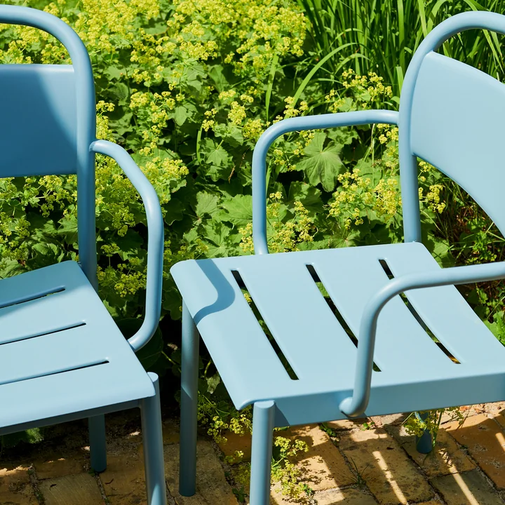 Muuto - Linear Steel Fauteuil Outdoor, lichtblauw