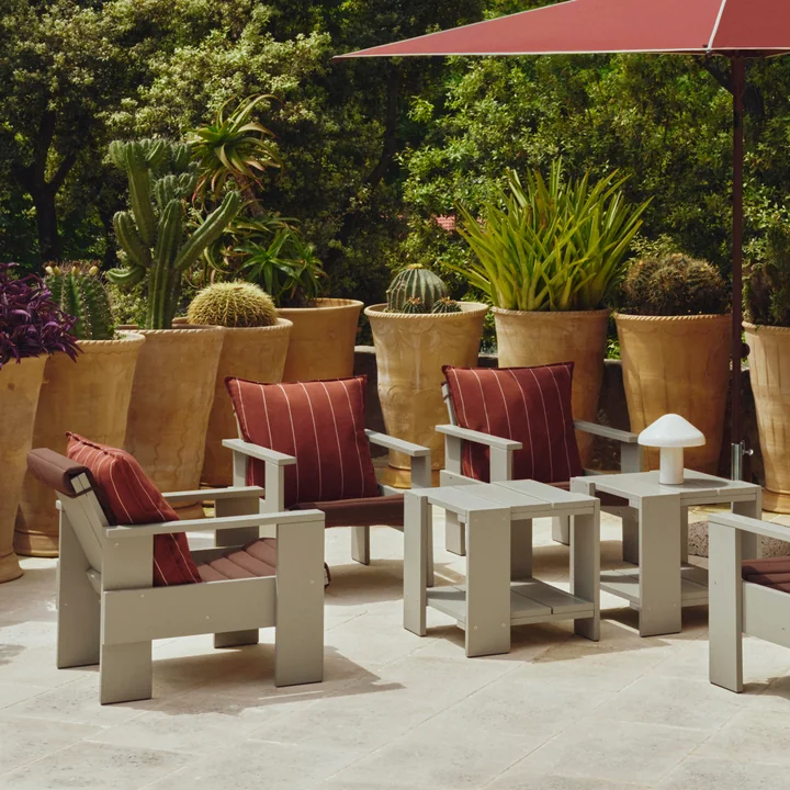 HAY - Crate Lounge Chair, Crate bijzettafel, london fog