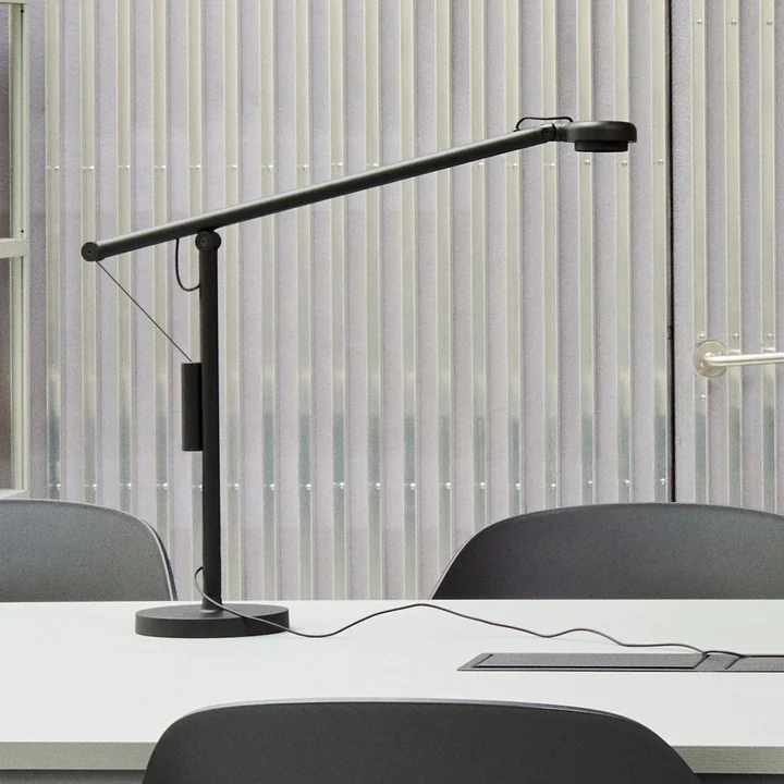 HAY - Fifty-Fifty -bureaulamp, soft black