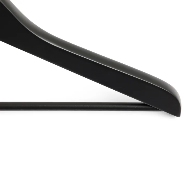 HAY - Smooth Coat Kledinghanger met smalle dwarsbalk, zwart