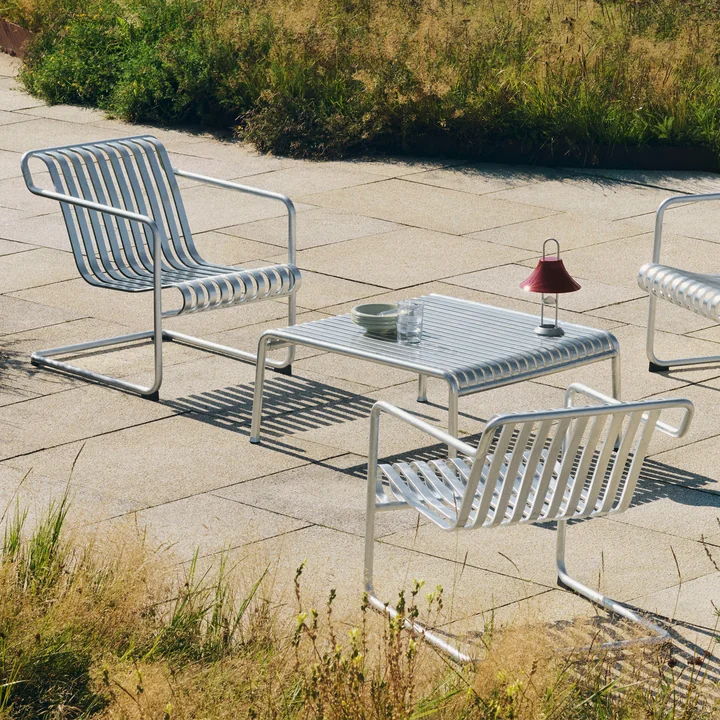 HAY - Palissade Bijzettafel en Lounge Chair low, hot galvanised