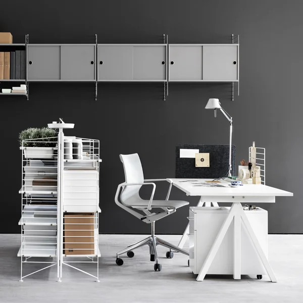 Works Vrijstaande plank en bureau van String