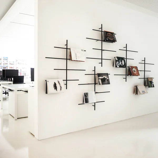 Sketch Krantenhouder van Schönbuch