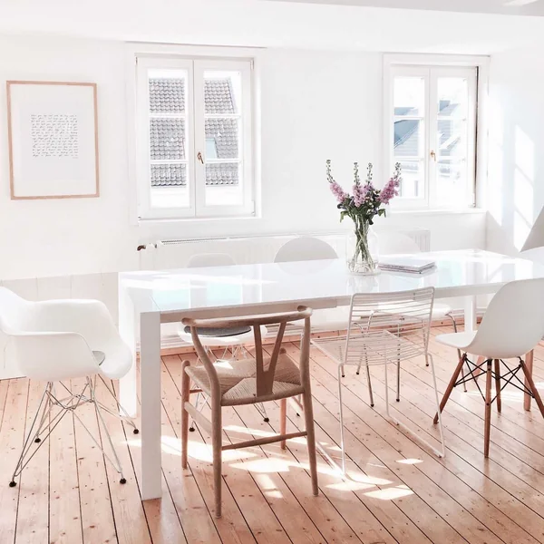 Karlas View Homestory - Eetkamer - Carl Hansen, Hay en Vitra