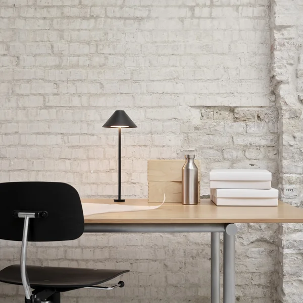 Keglen LED-tafellamp van Louis Poulsen