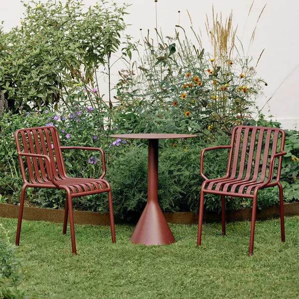 Palissade fauteuil, ijzerrood van HAY